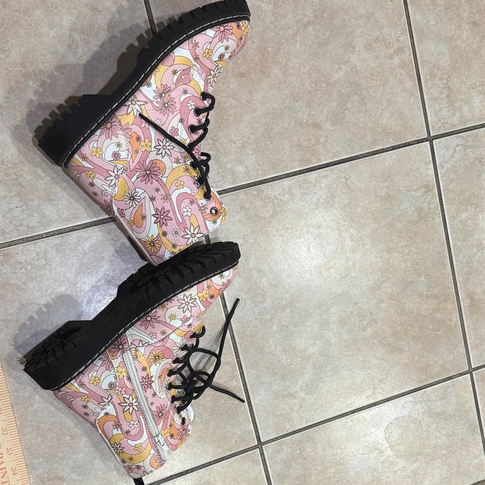 UNIONBAY Ginny Pink Floral Lace-Up Combat Boots y2k 90s psychedelic floral 70s 9 - Picture 13 of 13